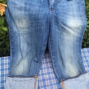 Ralph Lauren Polo cropped jean w/zip coin pkt, sz 32. Preloved.